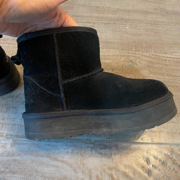 Little Girl UGG Boots – Size 3 - Picture 10 of 10